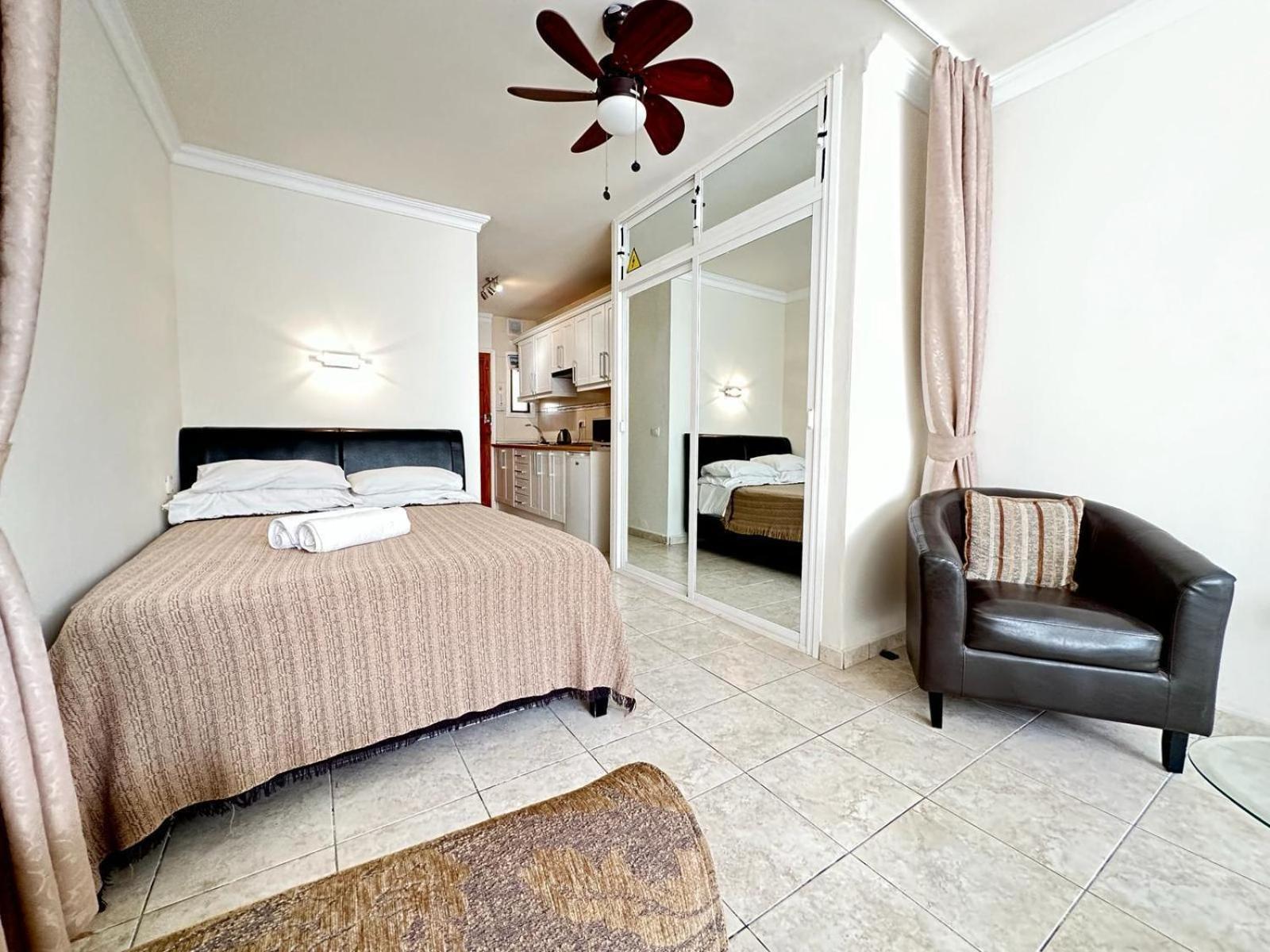 ארונה Firstline Apartment Los Cristianos מראה חיצוני תמונה